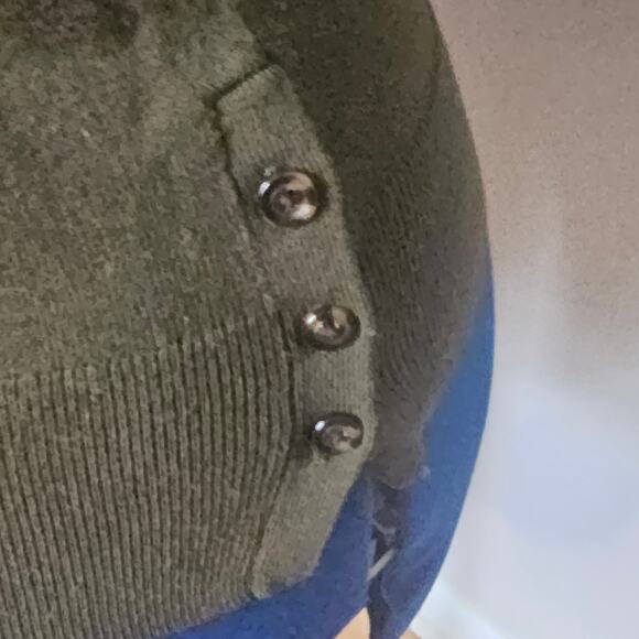 Ann Taylor Olive Green Merino Wool Knit sweater Size M - Picture 3 of 8